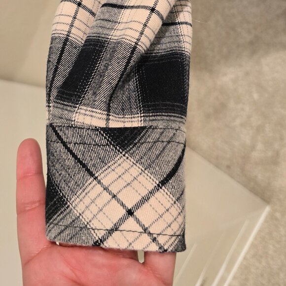 Billy T - Picture 4 of 6